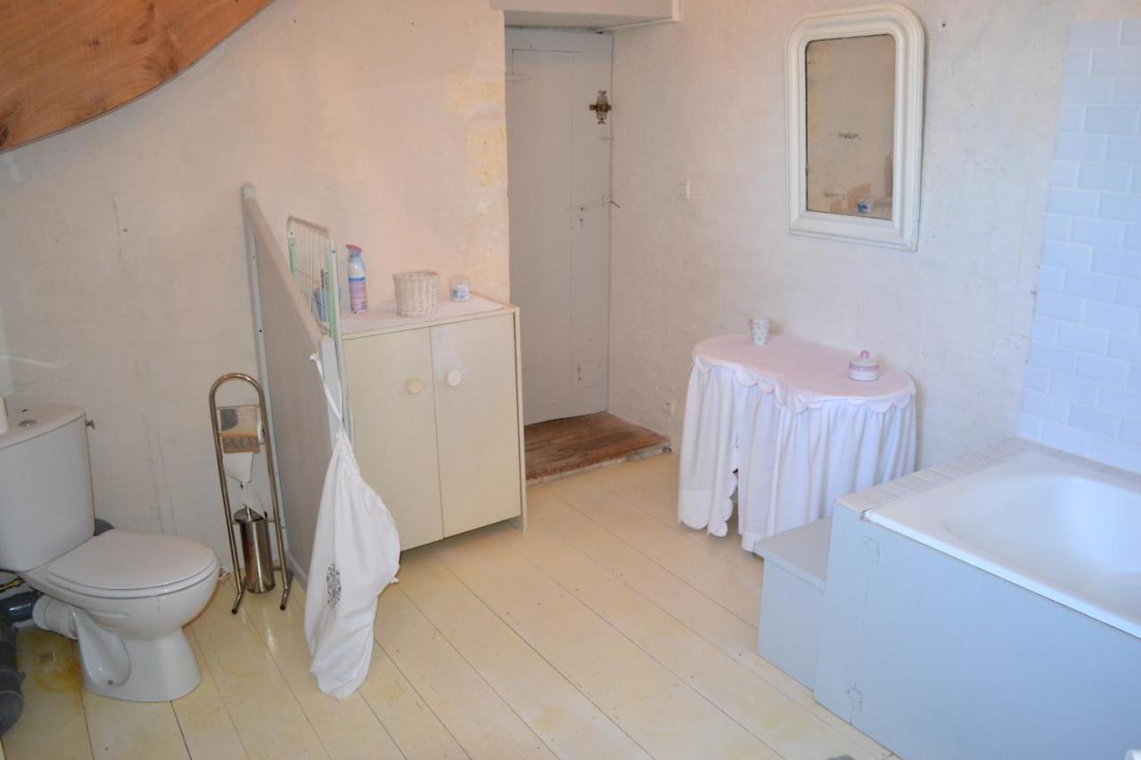 Le Petit Logis Bed and Breakfast Rouillac  Exteriör bild
