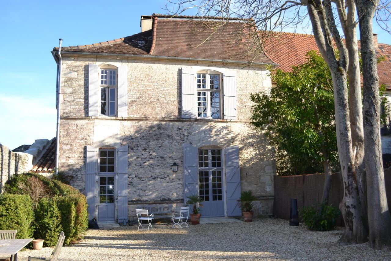 Le Petit Logis Bed and Breakfast Rouillac  Exteriör bild