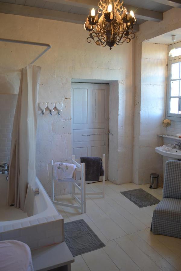 Le Petit Logis Bed and Breakfast Rouillac  Exteriör bild